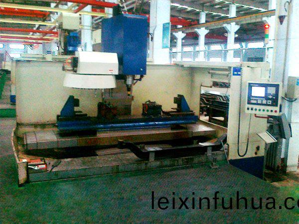 前(qian)軸十(shi)孔(kong)加工專用(yong)立式加(jia)工